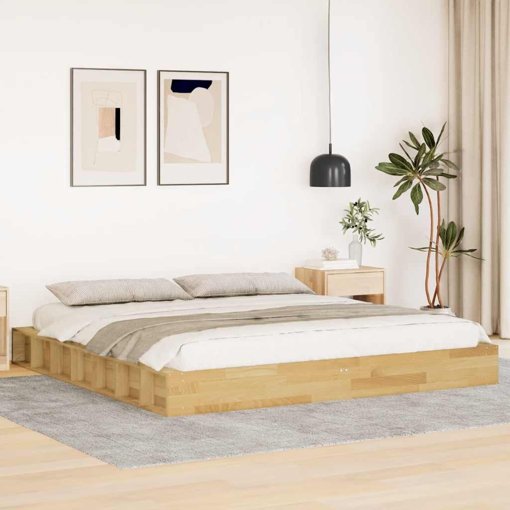 Sängynrunko ilman patjaa 200x200 cm massiivipuutammea