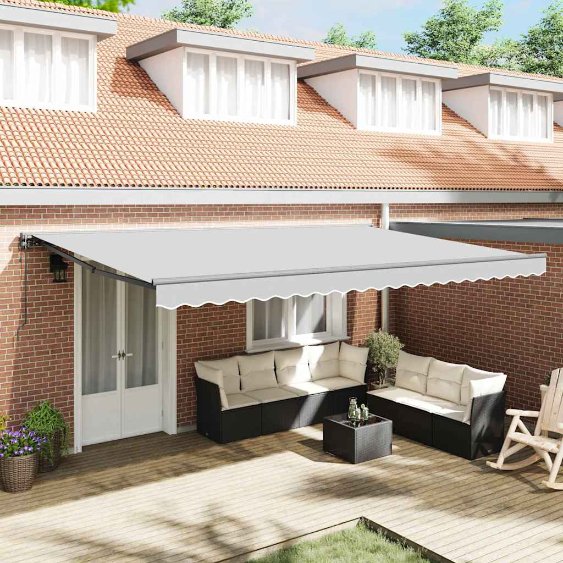 Sähkökäyttöinen puolikassettimarkiisi